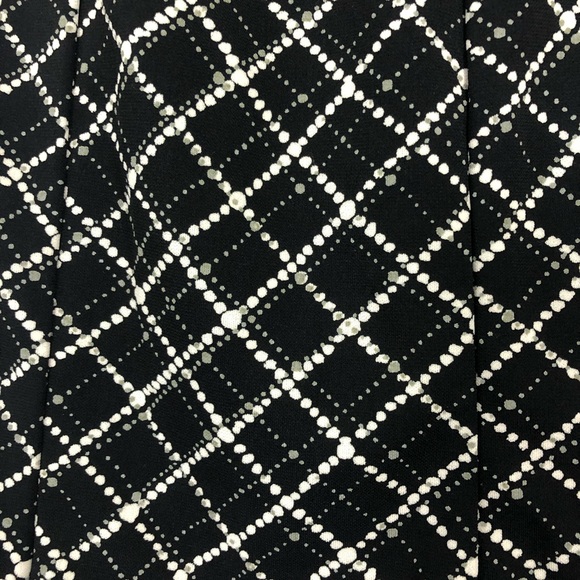 ✨Express Dot Gingham Pattern Skirt✨ - Picture 2 of 4